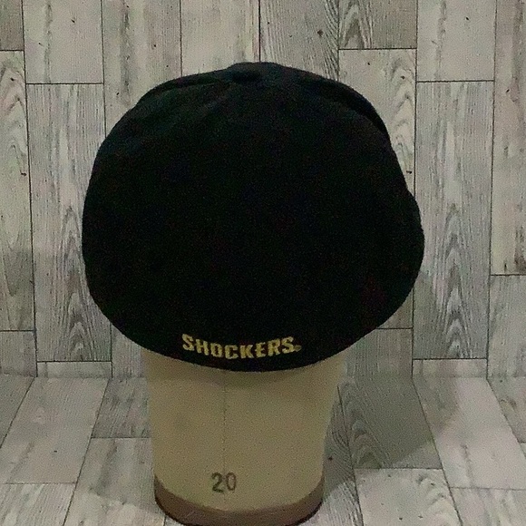 Under Armour black fitted small hat - Picture 3 of 5